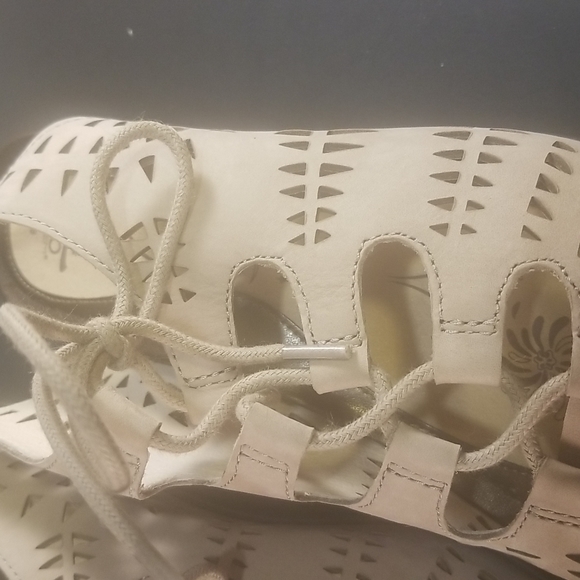 Shoes - Picture 2 of 4